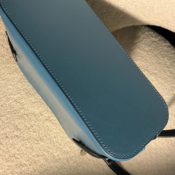 Kate Spade Two-Tone Blue and White Crossbody Bag - Picture 3 of 5